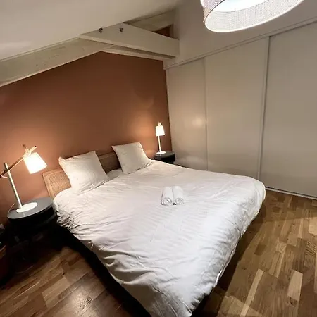 דירה Beautiful Duplex Near The