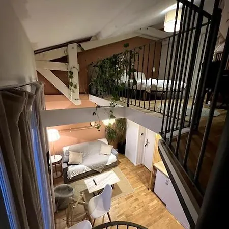 Beautiful Duplex Near The דירה *