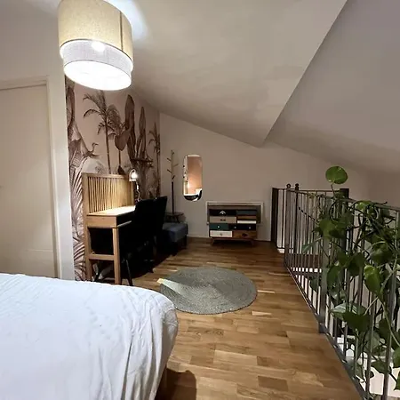 דירה Beautiful Duplex Near The